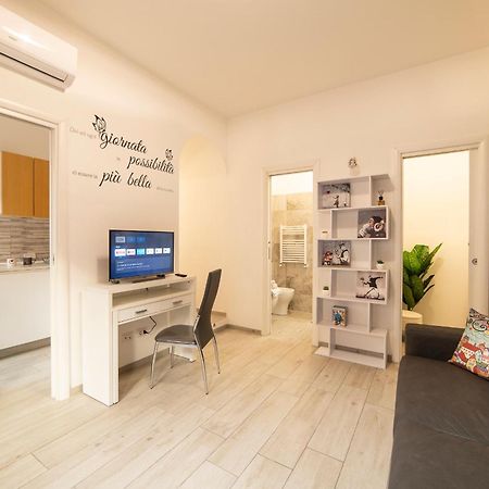 Smart Home - Trilocale Con Parcheggio Privato Řím Exteriér fotografie